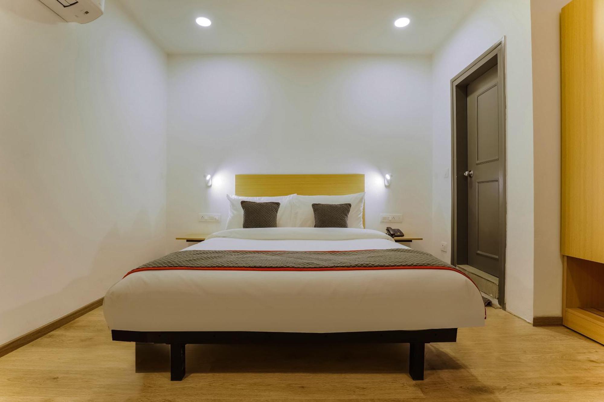 Townhouse Prithvi Resort Near Phoenix Palassio لاكناو المظهر الخارجي الصورة
