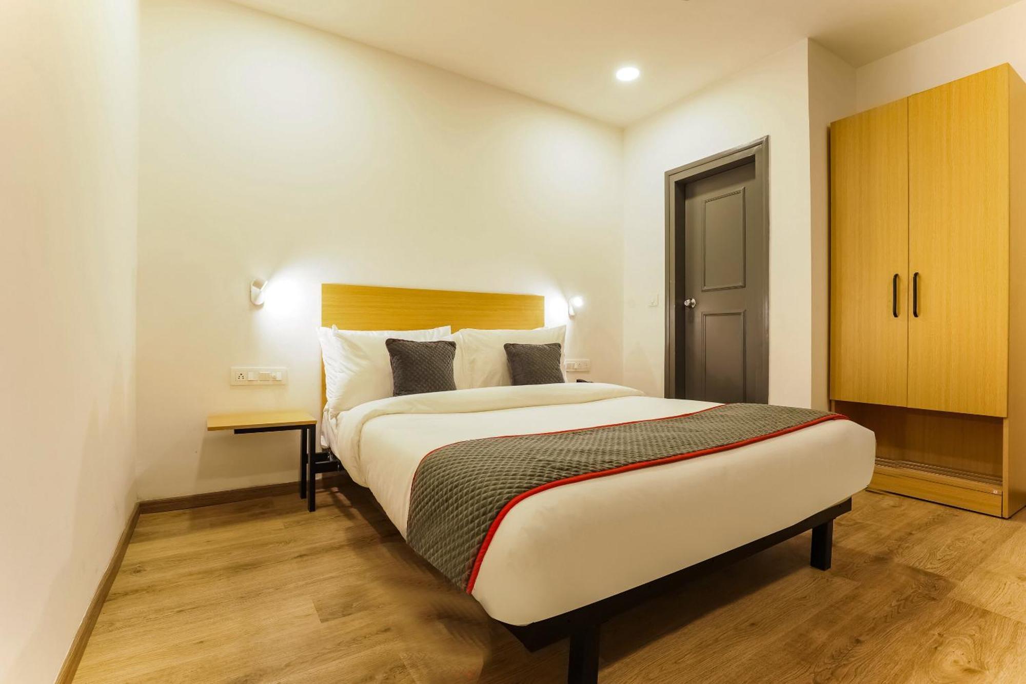 Townhouse Prithvi Resort Near Phoenix Palassio لاكناو المظهر الخارجي الصورة